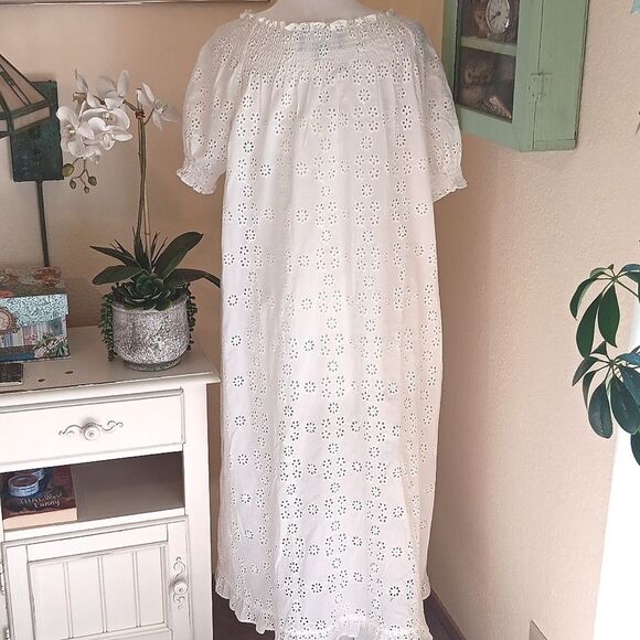 Hill House White Eyelet Nap Dress . Lounge. Beachy .Coastal. Relaxation. - Picture 8 of 15